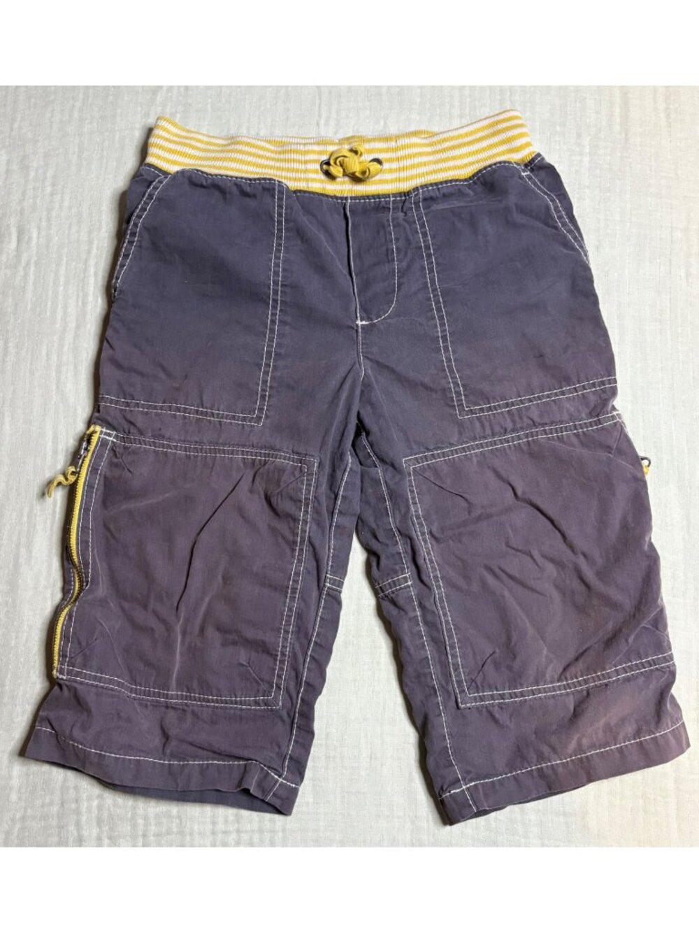 Mini Boden Boys Techn Shorts W/ Yellow Stripe Waistband & Zippered Pockets Sz 7